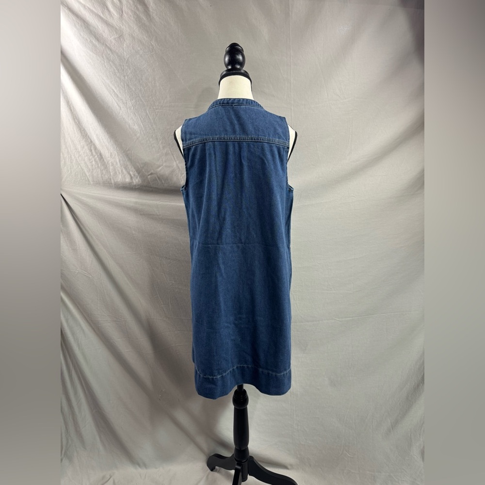 LAST ONE 🔥 Dark Wash Denim Sleeveless Shift Dress with Gold Buttons & Pockets - Picture 9 of 9